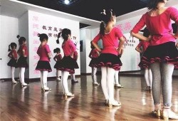 爆料感恩节手势舞视频,温馨瞬间感动无数网友